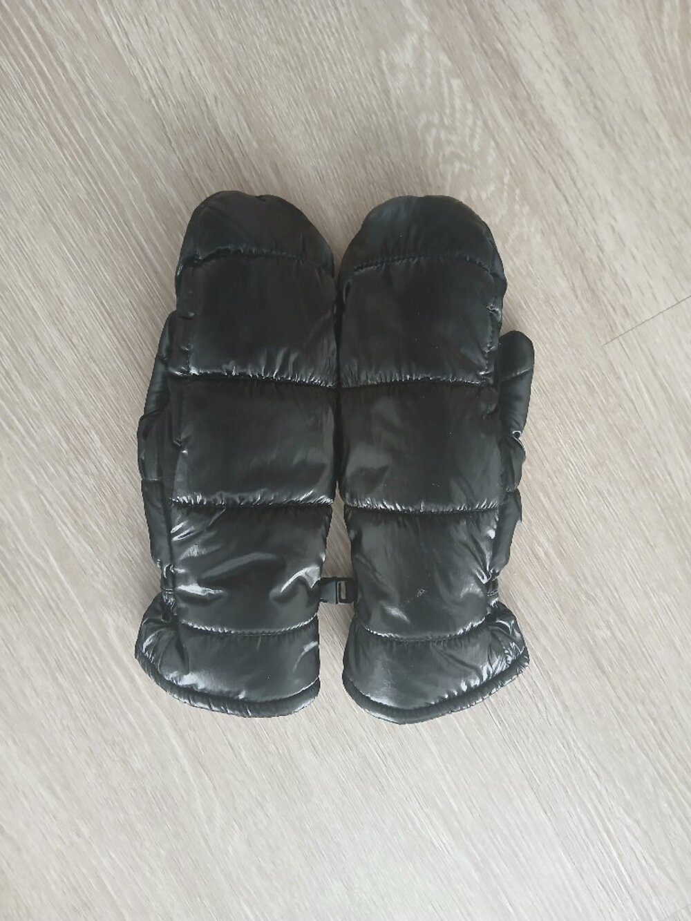 REALLY WARM FLEECE GREAT BLACK ATHLETA MITTENS!!!